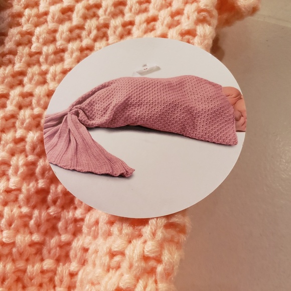 Mermaid tail knitted blanket - Picture 4 of 5